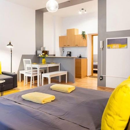 Cozy 2 Room Apartment Next To Hermannstrasse 베를린 외부 사진