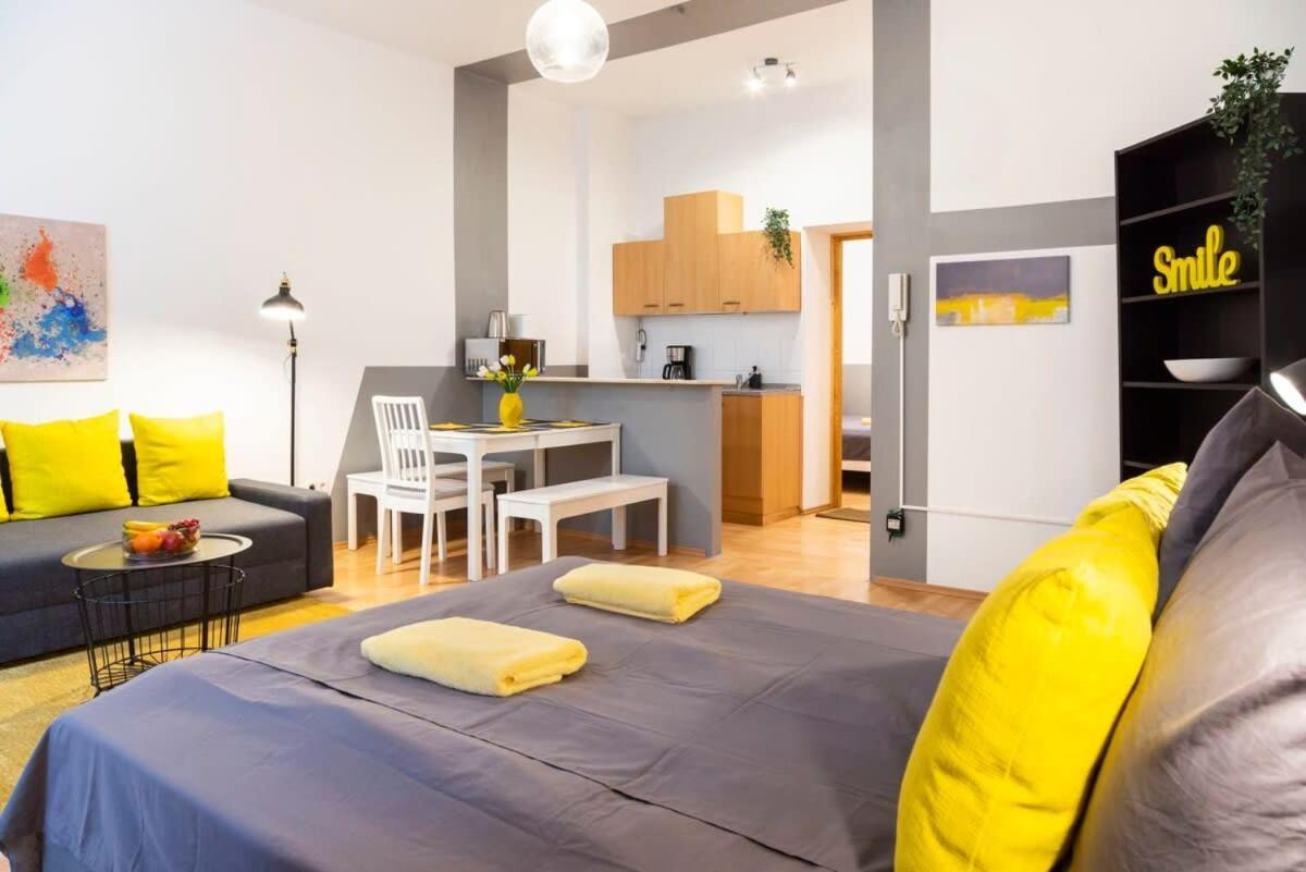 Cozy 2 Room Apartment Next To Hermannstrasse 베를린 외부 사진
