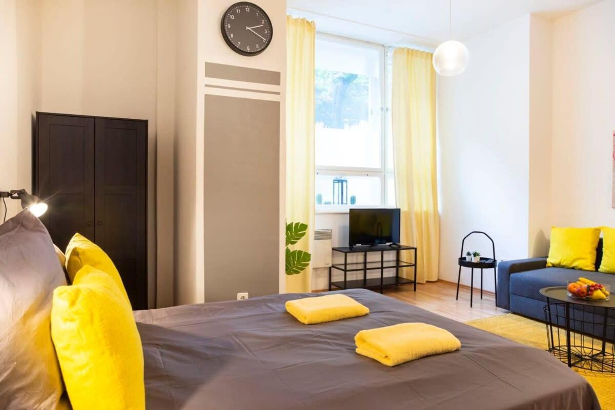 Cozy 2 Room Apartment Next To Hermannstrasse 베를린 외부 사진