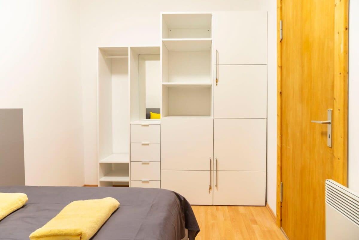 Cozy 2 Room Apartment Next To Hermannstrasse 베를린 외부 사진