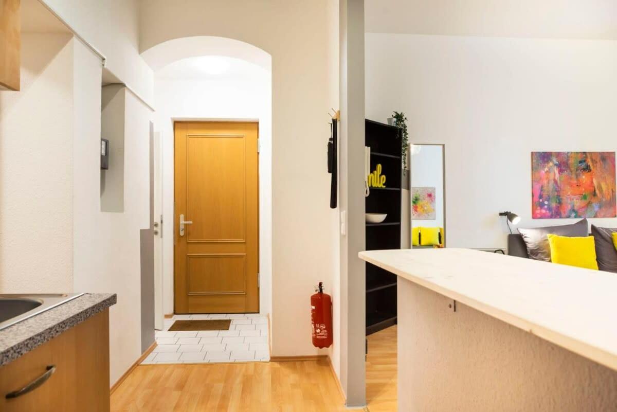 Cozy 2 Room Apartment Next To Hermannstrasse 베를린 외부 사진