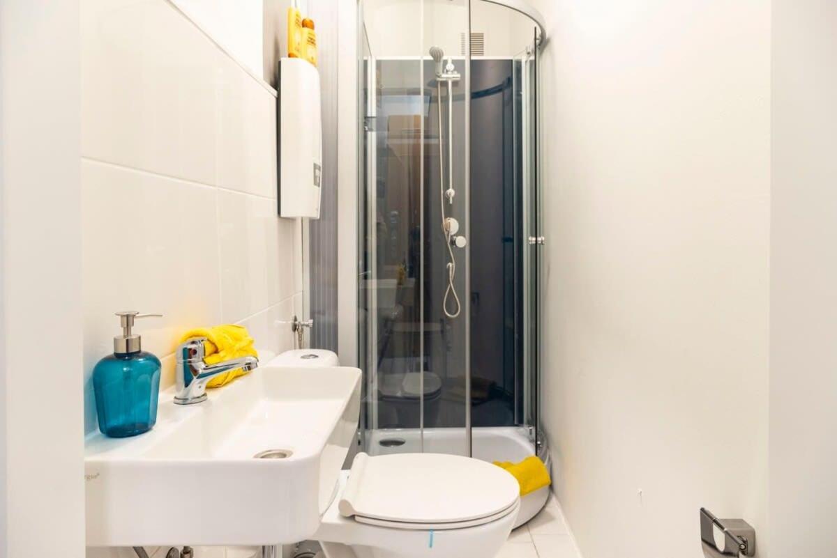 Cozy 2 Room Apartment Next To Hermannstrasse 베를린 외부 사진
