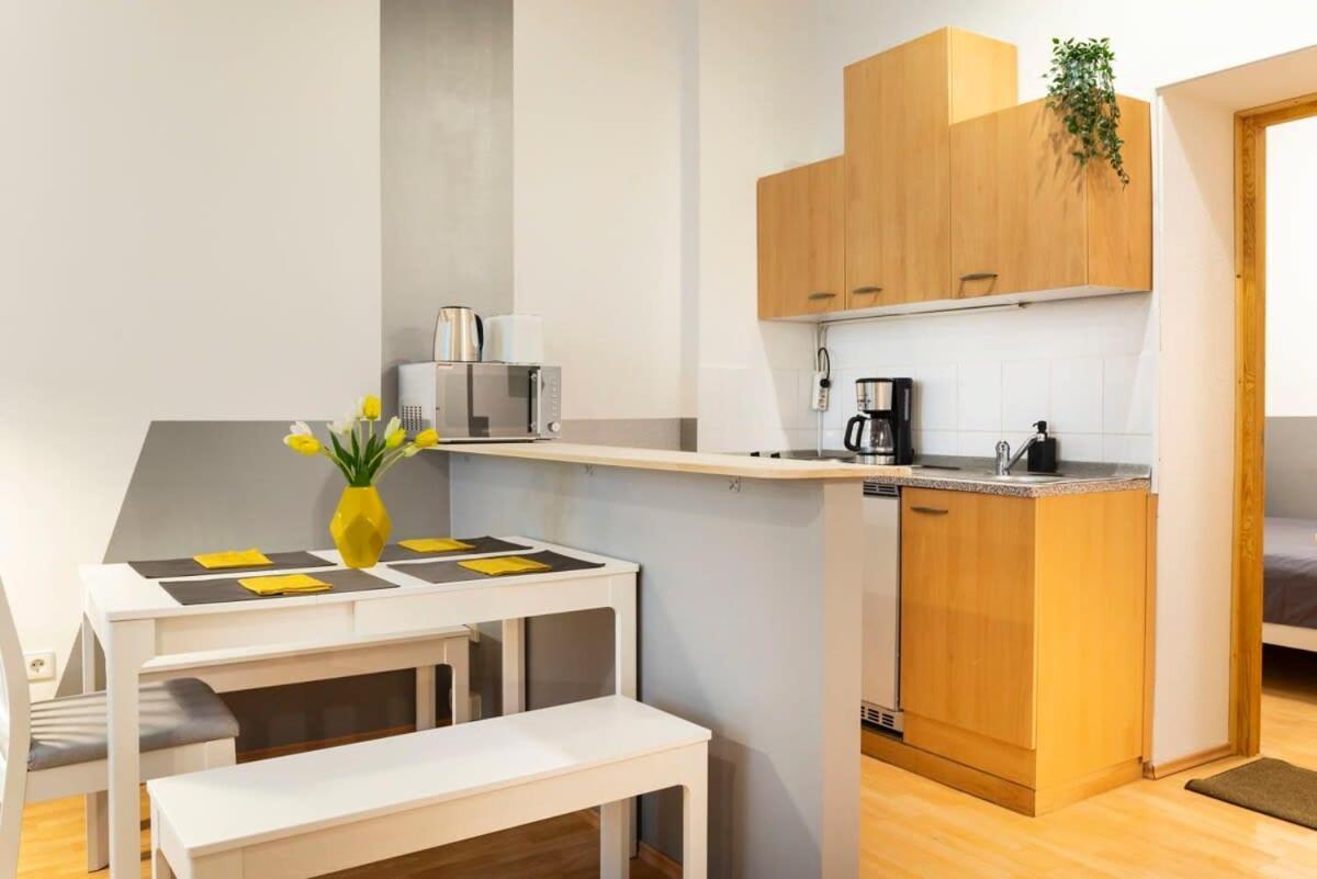 Cozy 2 Room Apartment Next To Hermannstrasse 베를린 외부 사진