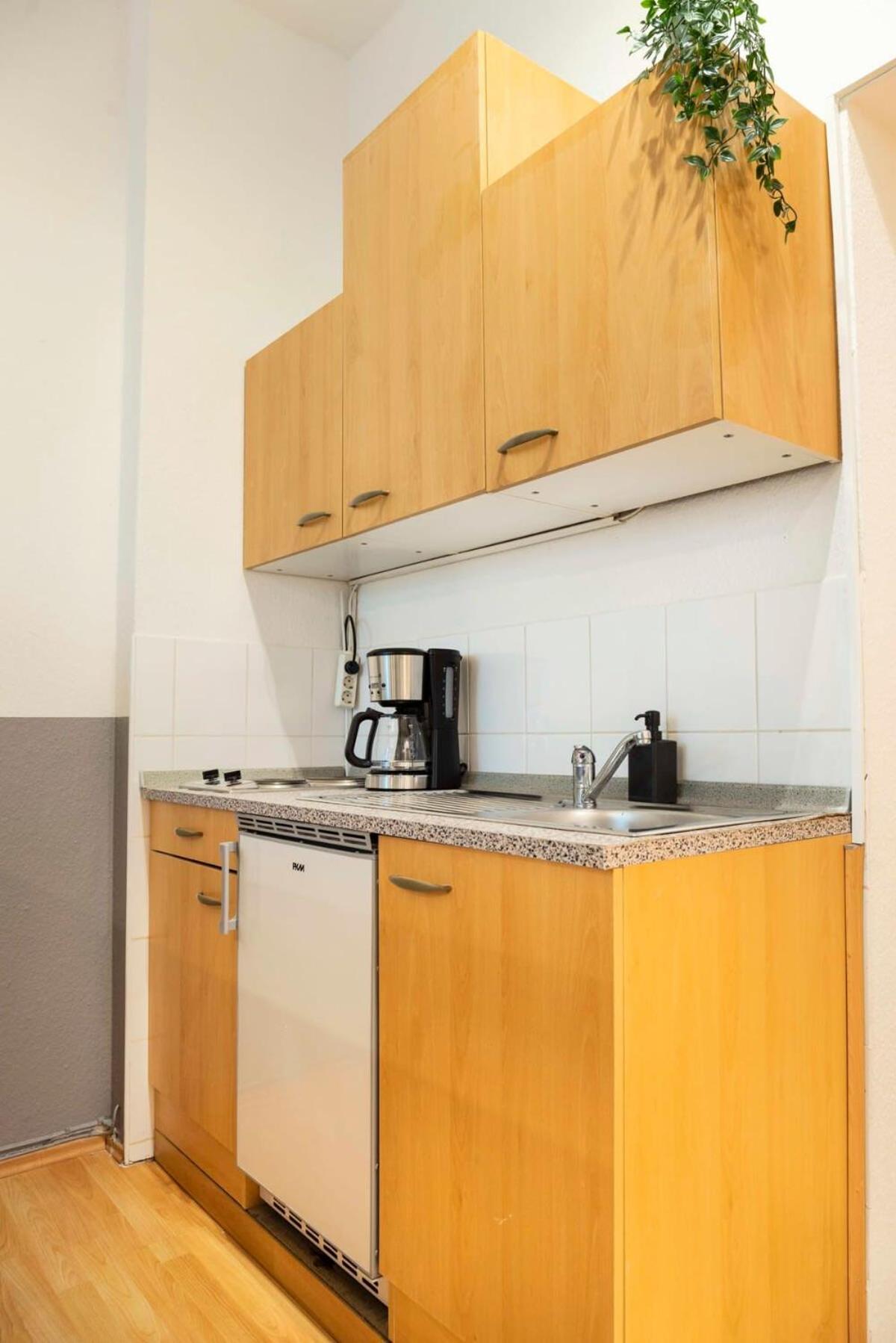 Cozy 2 Room Apartment Next To Hermannstrasse 베를린 외부 사진
